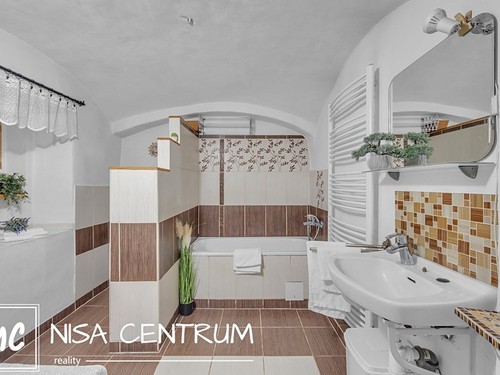 Prodaný dům 250 m², pozemek 3801 m²