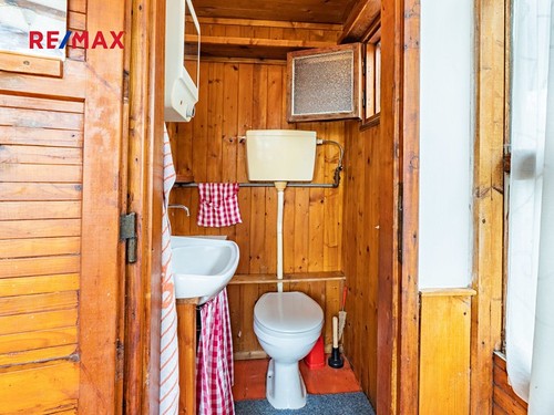 Prodaná chata 100 m², pozemek 497 m²