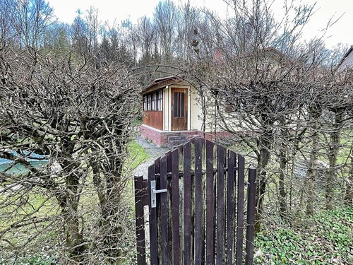 Prodaná chata 45 m², pozemek 342 m²