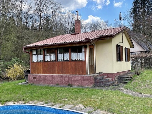 Prodaná chata 45 m², pozemek 342 m²