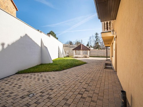 Prodaný dům 375 m², pozemek 750 m²