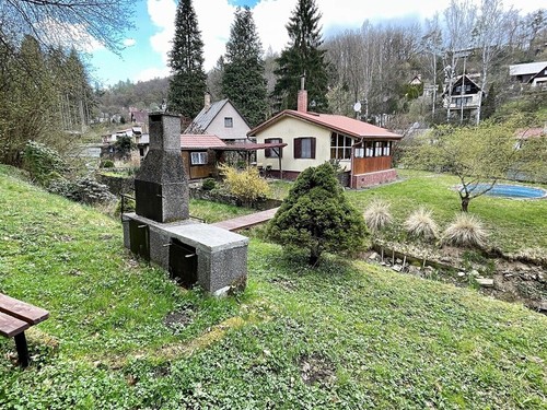 Prodaná chata 45 m², pozemek 342 m²