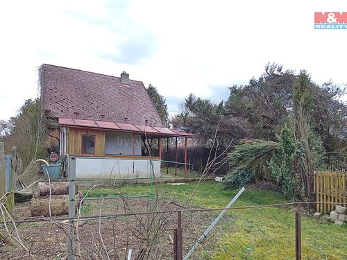 Prodaná chata 40 m², pozemek 580 m²