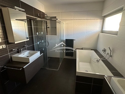 Prodaný dům 285 m², pozemek 633 m²