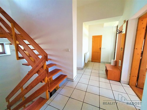 Prodaná vila 146 m², pozemek 975 m²