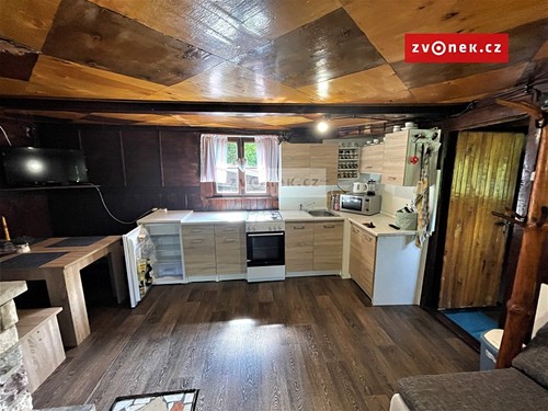 Prodaná chata 40 m², pozemek 1 m²