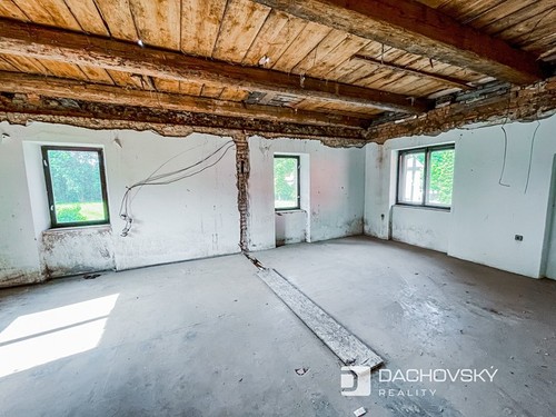 Prodaný dům 400 m², pozemek 5925 m²