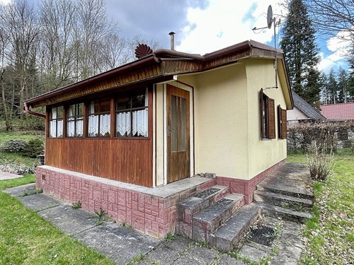 Prodaná chata 45 m², pozemek 342 m²
