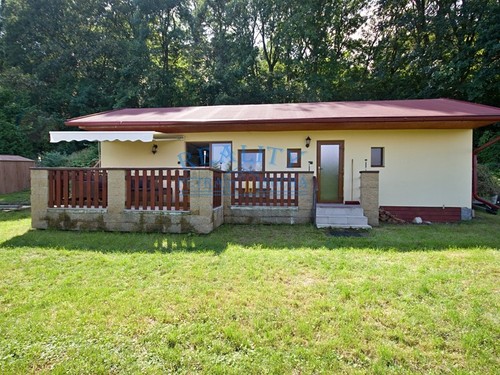 Prodaná chata 45 m², pozemek 588 m²