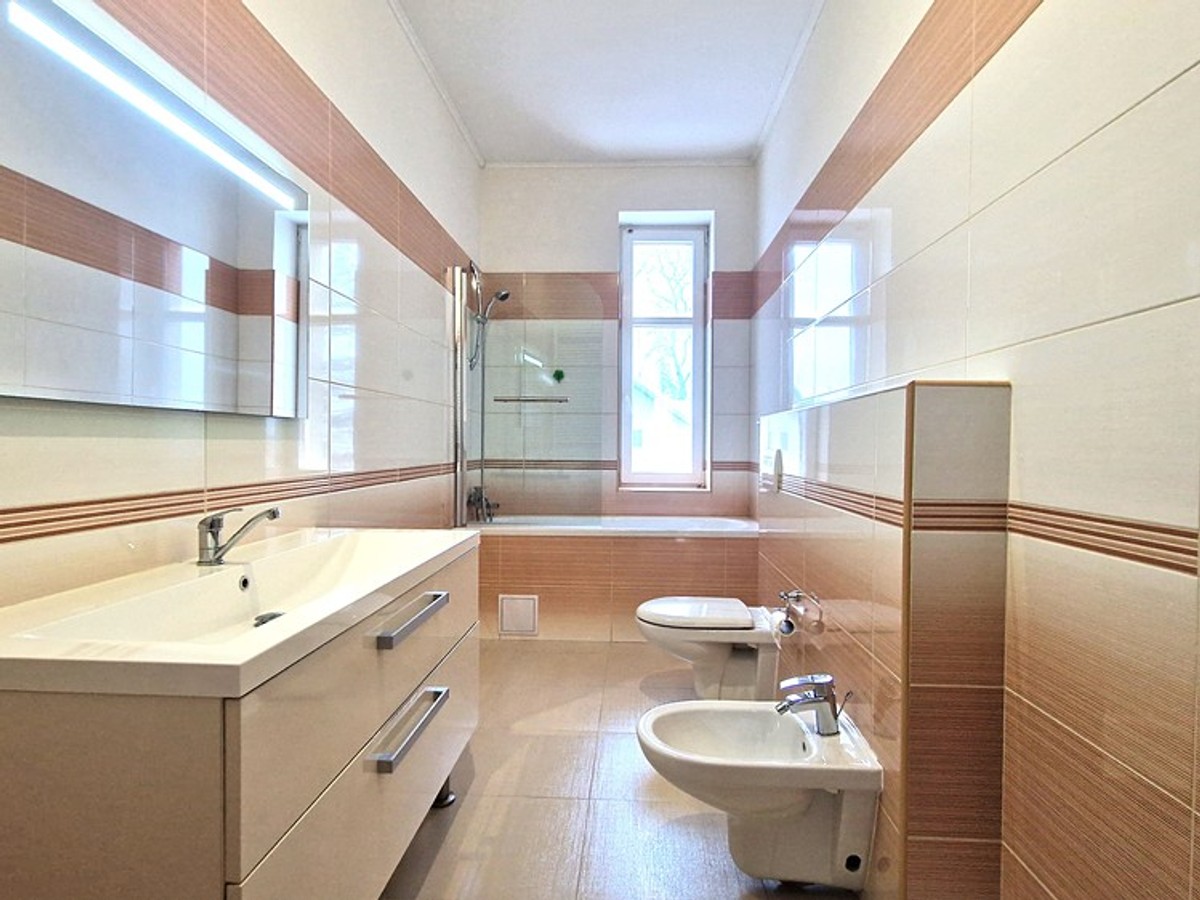 Prodej domu 360 m², pozemek 537 m²
