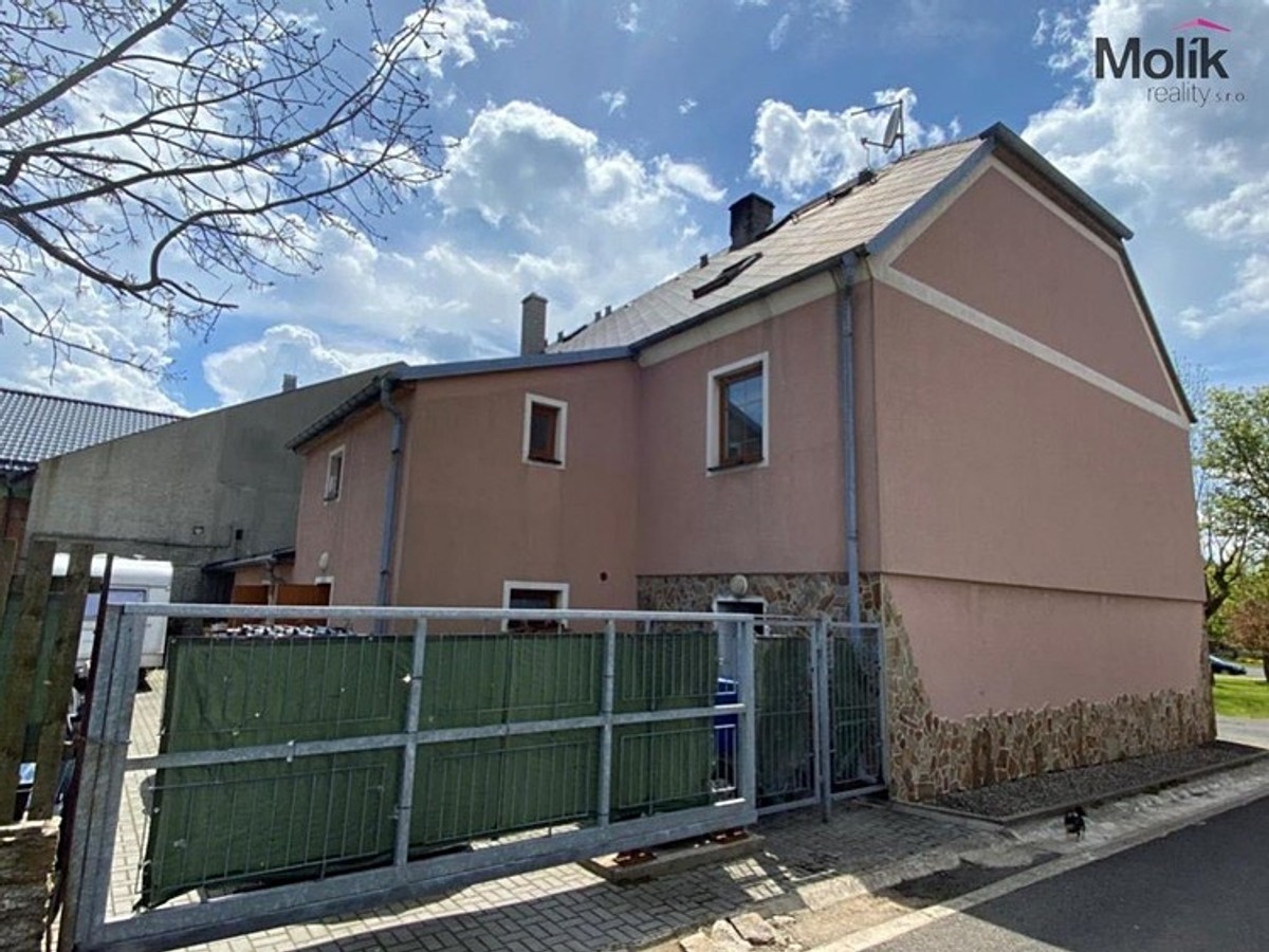 Prodej domu 715 m², pozemek 980 m²