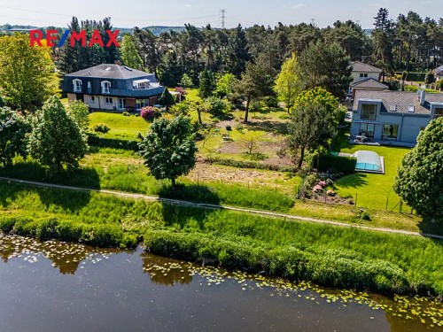 Prodej stavebního pozemku 1140 m²