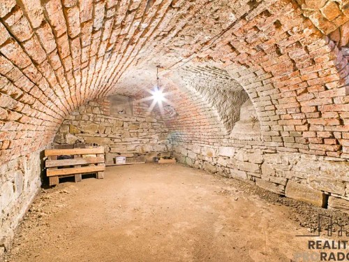 Prodej domu 850 m², pozemek 2521 m²