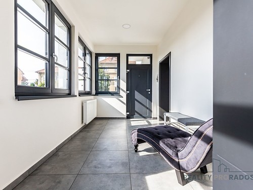 Prodaná vila 250 m², pozemek 1711 m²