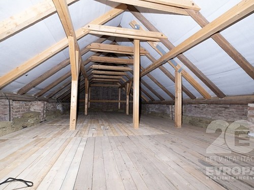 Prodaný dům 380 m², pozemek 3809 m²