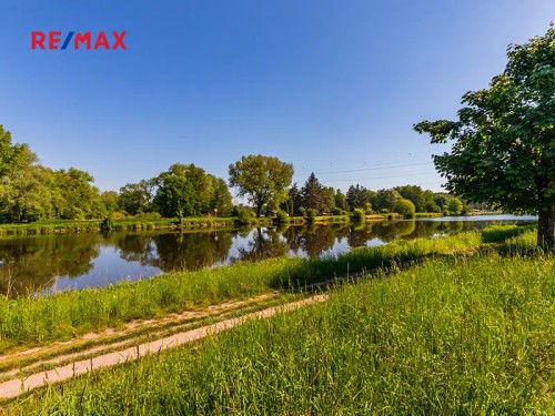 Prodej stavebního pozemku 1140 m²