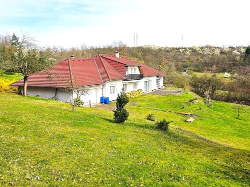 Prodaný dům 350 m², pozemek 12302 m²