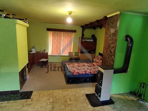 Prodaný dům 300 m², pozemek 2011 m²