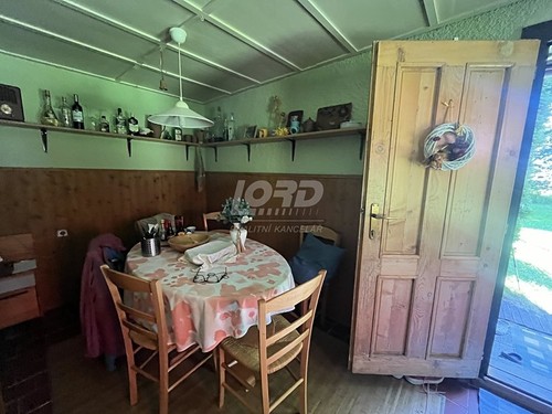 Prodaná chata 100 m², pozemek 415 m²