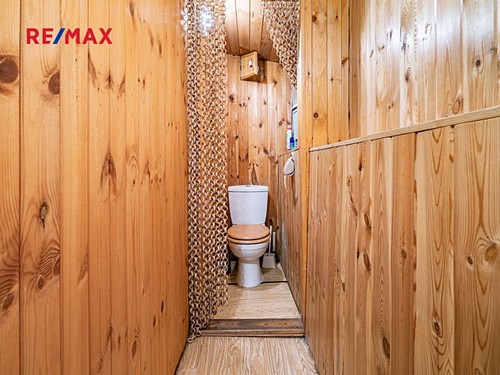 Prodaná chata 40 m², pozemek 398 m²