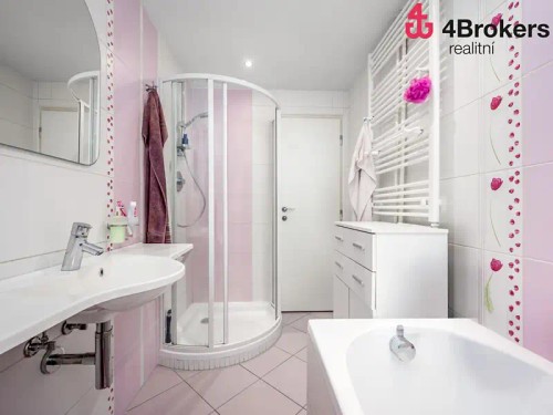 Prodaný dům 200 m², pozemek 1204 m²