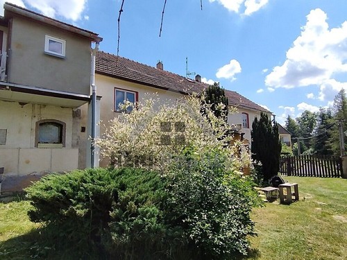 Prodaný dům 300 m², pozemek 2011 m²