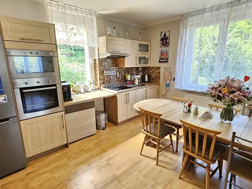 Prodaný dům 200 m², pozemek 1965 m²