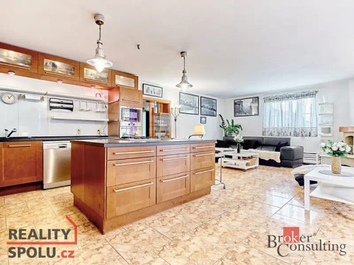 Prodej domu 202 m², pozemek 965 m²