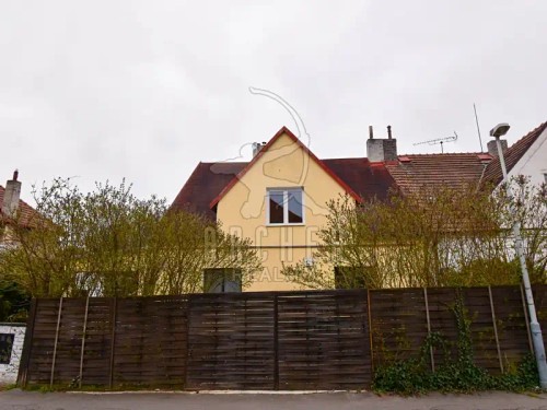 Prodej domu 282 m², pozemek 588 m²