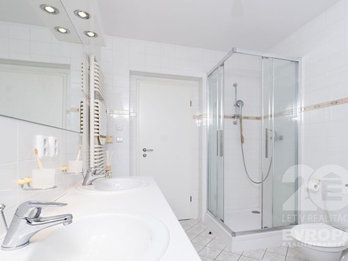 Prodaný dům 198 m², pozemek 1935 m²