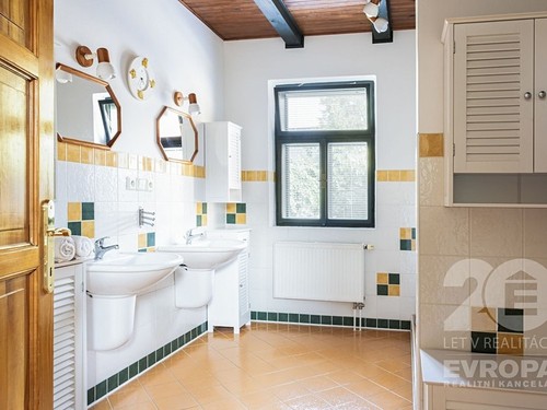 Prodaný dům 380 m², pozemek 3809 m²