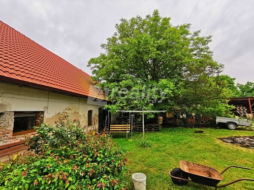 Prodaná zemědělská usedlost 216 m², pozemek 9247 m²