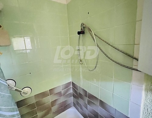 Prodaná chata 100 m², pozemek 415 m²