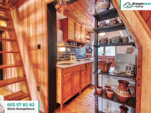 Prodaná chata 100 m², pozemek 422 m²