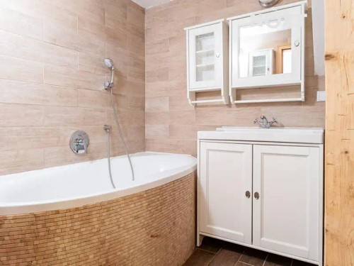 Prodej domu 300 m², pozemek 1830 m²