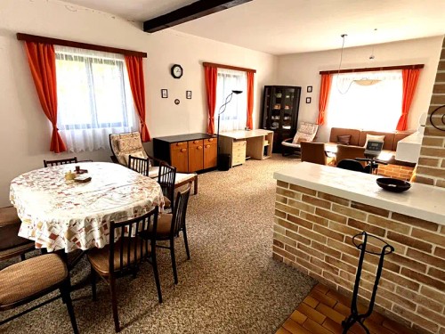 Prodej domu 200 m², pozemek 3821 m²