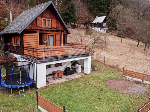 Prodaná chata 77 m², pozemek 373 m²