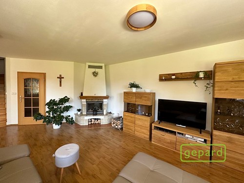 Dům, 279 m²