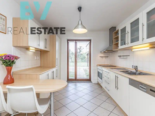 Prodaný dům 345 m², pozemek 1944 m²