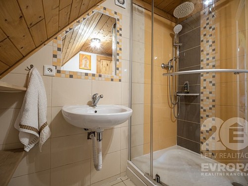 Prodaný dům 200 m², pozemek 1000 m²