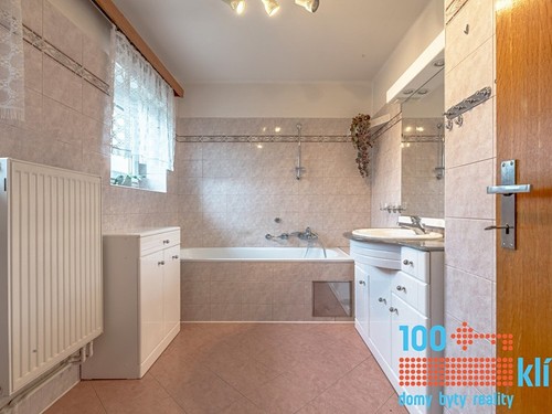 Prodaný dům 280 m², pozemek 1048 m²