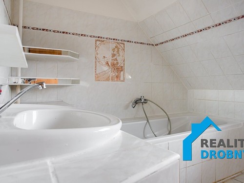 Prodaný dům 342 m², pozemek 3306 m²