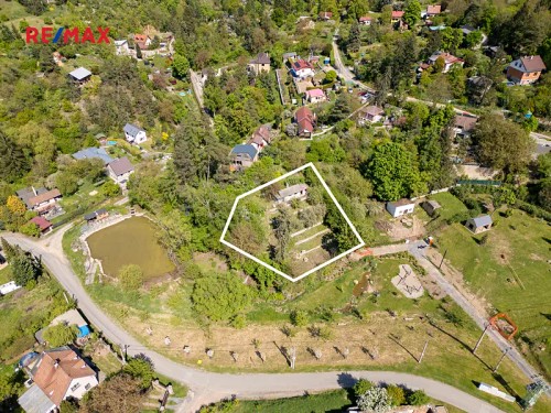 Prodej stavebního pozemku 1537 m²