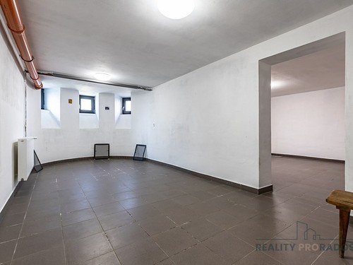 Prodaná vila 250 m², pozemek 1711 m²