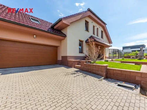 Prodej domu 392 m², pozemek 973 m²