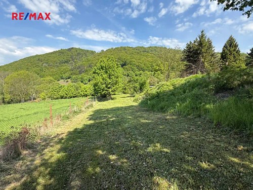 Prodej stavebního pozemku 1249 m²