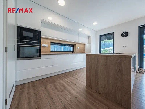 Prodaný dům 197 m², pozemek 894 m²