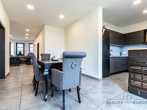 Prodaná vila 250 m², pozemek 1711 m²
