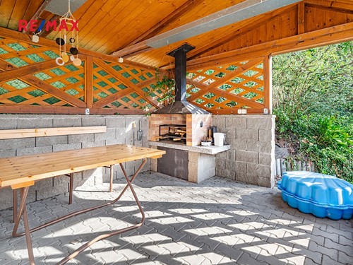 Prodaná chata 40 m², pozemek 398 m²