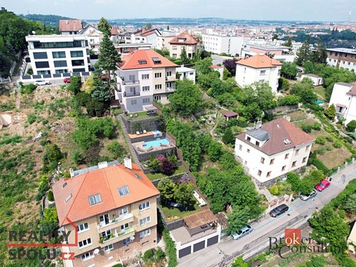 Prodaná vila 380 m², pozemek 210 m²